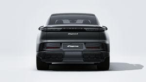 Външен изглед на Cayenne S Coupé Electric , показващ задната част на автомобила