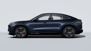 Външен изглед на Cayenne Turbo Coupé Electric , показващ лявата страна на автомобила