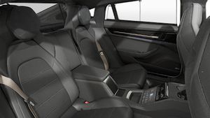 Вътрешен изглед на Panamera Turbo S E-Hybrid Executive