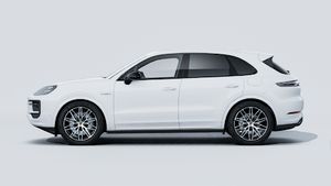 Exterior view of Cayenne E-Hybrid Black Edition showing the left side of the car