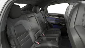 Vista interior do Cayenne GTS Coupé (2026)