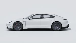 Vista exterior do sítio Taycan GTS (2027) mostrando o lado esquerdo do automóvel