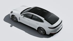 Vista exterior do sítio Panamera 4 E-Hybrid (2027) visto de cima