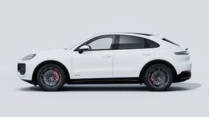 Exterior view of Cayenne GTS Coupé showing the left side of the car