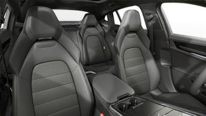 Interior view showing the front seats of Panamera 4