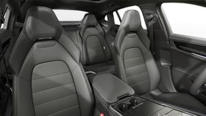 Vue intérieure montrant les sièges avant de Panamera 4 E-Hybrid