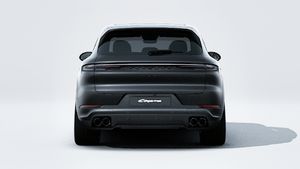 Vista esterna di Cayenne E-Hybrid Black Edition che mostra la parte posteriore della vettura