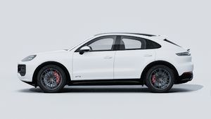 Vista esterna di Cayenne GTS Coupé che mostra il lato sinistro della vettura