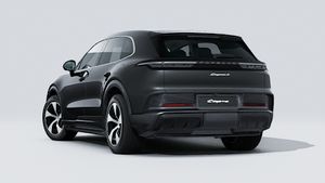 Vista esterna di Cayenne S Electric che mostra il retro e il lato sinistro della vettura