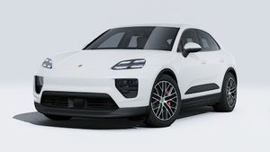 Außenansicht von Macan 4S mit der Vorderseite und der linken Seite des Fahrzeugs