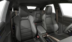Vue intérieure montrant les sièges avant de Macan Turbo