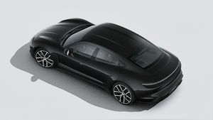 Aussenansicht von Taycan Black Edition von oben gesehen