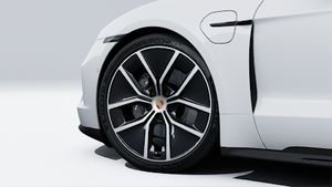 Vista dell'esterno di Taycan Sport Turismo Black Edition