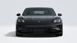 Außenansicht von Taycan Sport Turismo Black Edition mit Blick auf die Vorderseite des Fahrzeugs