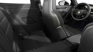 Vista interior de los asientos traseros del 911 Carrera S