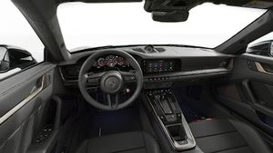 Vista interior que muestra el volante y el salpicadero de 911 Turbo S