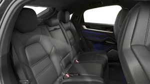 Vista interior de su Cayenne Turbo E-Hybrid Coupé With GT Package