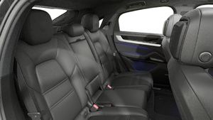 Vista interior de su Cayenne Coupé Black Edition
