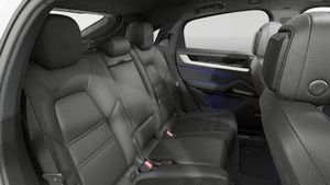 Vista interior de su Cayenne E-Hybrid Coupé Black Edition