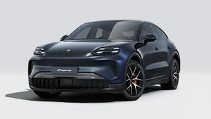 Vista exterior de Cayenne S Coupé Electric mostrando la parte delantera y el lado izquierdo del coche