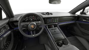方向盘和仪表盘的内部视图 Panamera GTS