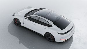 从高处俯瞰 Panamera GTS 外观