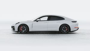 Panamera GTS 外观图，显示汽车左侧