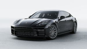 Panamera 隽永版 外观图，显示汽车的前部和左侧