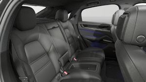 Vista interior de su Cayenne Coupé Black Edition