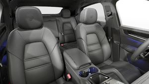 Vista interior de los asientos delanteros del Cayenne S E-Hybrid Coupé Black Edition