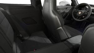 Vista interior de los asientos traseros del 911 Carrera GTS