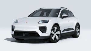 Vista exterior de Macan Electric mostrando la parte delantera y el lado izquierdo del coche