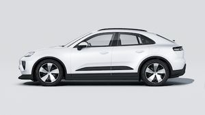 Vista exterior de Macan Electric mostrando el lado izquierdo del coche