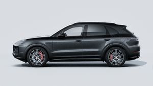 Exterior view of Cayenne S E-Hybrid Black Edition showing the left side of the car