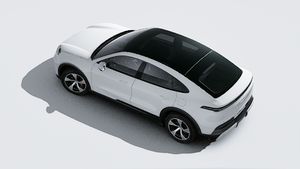 Exterior view of Cayenne S Coupé Electric seen from above