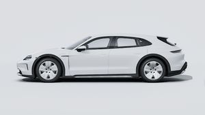 Exterior view of Taycan 4 Cross Turismo showing the left side of the car