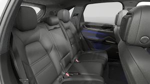 Interior view of Cayenne S E-Hybrid Black Edition