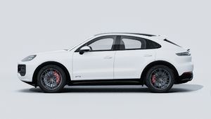 Exterior view of Cayenne GTS Coupé showing the left side of the car