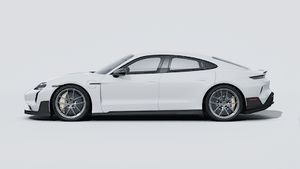 Exterior view of Taycan Turbo GT showing the left side of the car