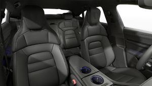Interior view showing the front seats of Taycan 4S Black Edition