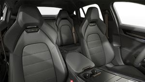Interior view showing the front seats of Panamera Turbo S E-Hybrid