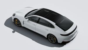 Exterior view of Panamera Turbo S E-Hybrid Executive seen from above