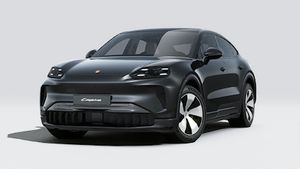 Vnější pohled na Cayenne Coupé Electric zobrazující přední a levou stranu vozu