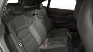 Pohled do interiéru Taycan Sport Turismo Black Edition