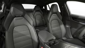 Pohled do interiéru na přední sedadla Panamera 4 E-Hybrid