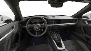 Innenansicht mit Lenkrad und Armaturenbrett von 911 Carrera S