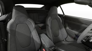 Innenansicht mit den Vordersitzen von 911 Carrera GTS Cabriolet