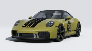 Außenansicht von 911 Spirit 70 mit der Vorderseite und der linken Seite des Fahrzeugs
