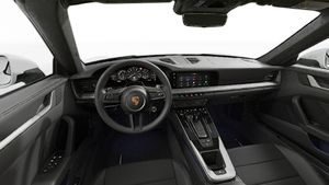 Innenansicht mit Lenkrad und Armaturenbrett von 911 Carrera S Cabriolet