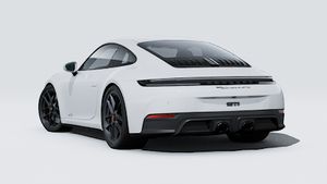 Außenansicht von 911 Carrera 4 GTS mit der Rückseite und der linken Seite des Fahrzeugs